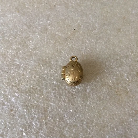 Vintage locket pendant - Picture 1 of 3